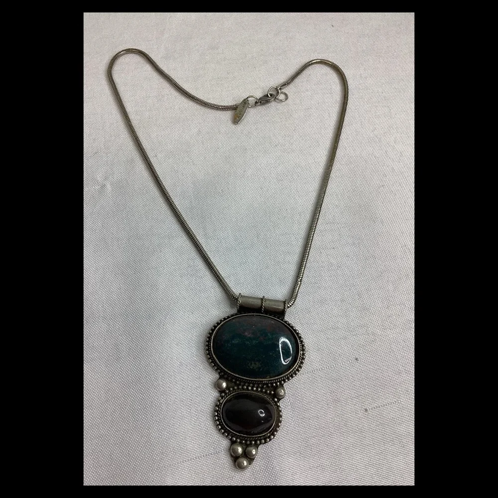 Elegant Black and Silver Pendant Necklace